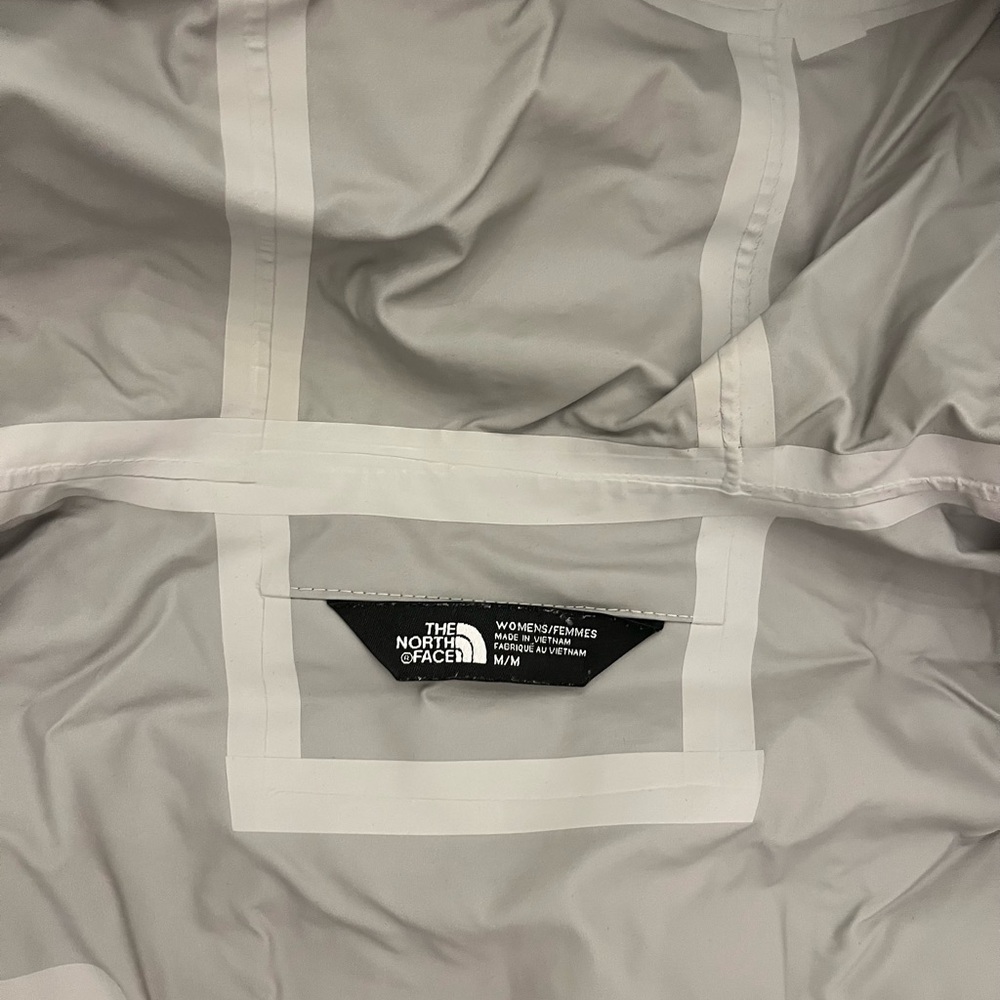 The North Face Women's Aqua Hooded Rain Jacket - Picture 4 of 9